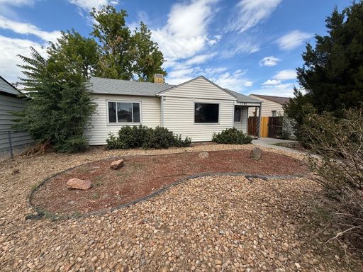 2-Bedroom, 1 Bath Single Family for Rent in Denver, CO | Attached 2 Car Garage & Modern Kitchen – photo 1