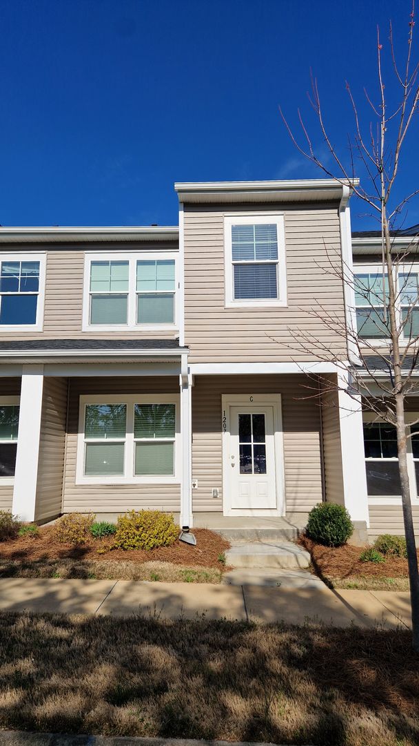 Mooresville Townhome: 1207 Pine St