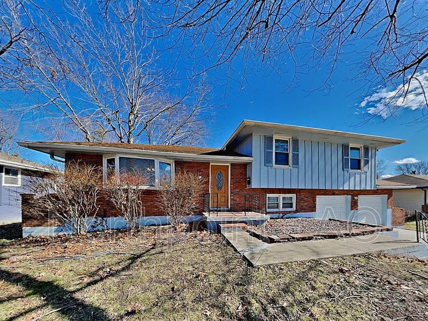 Lees Summit House: 703 NE Independence Ave