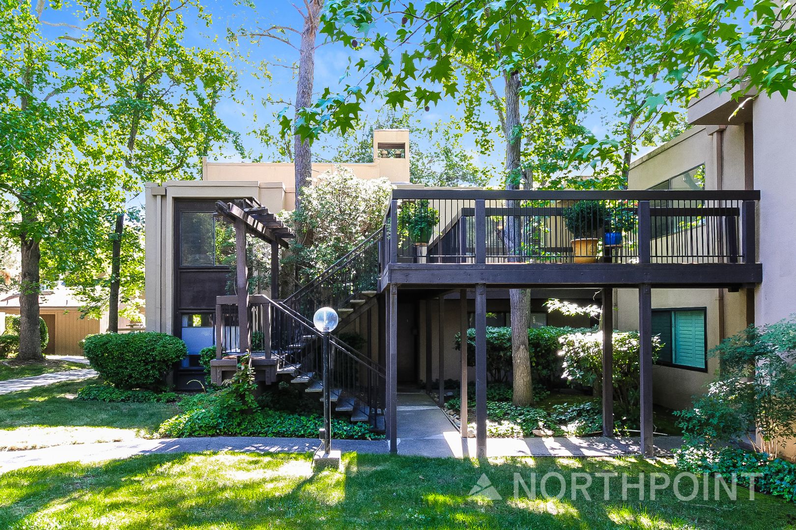 Sacramento Condo: 608 Woodside Sierra Unit 2