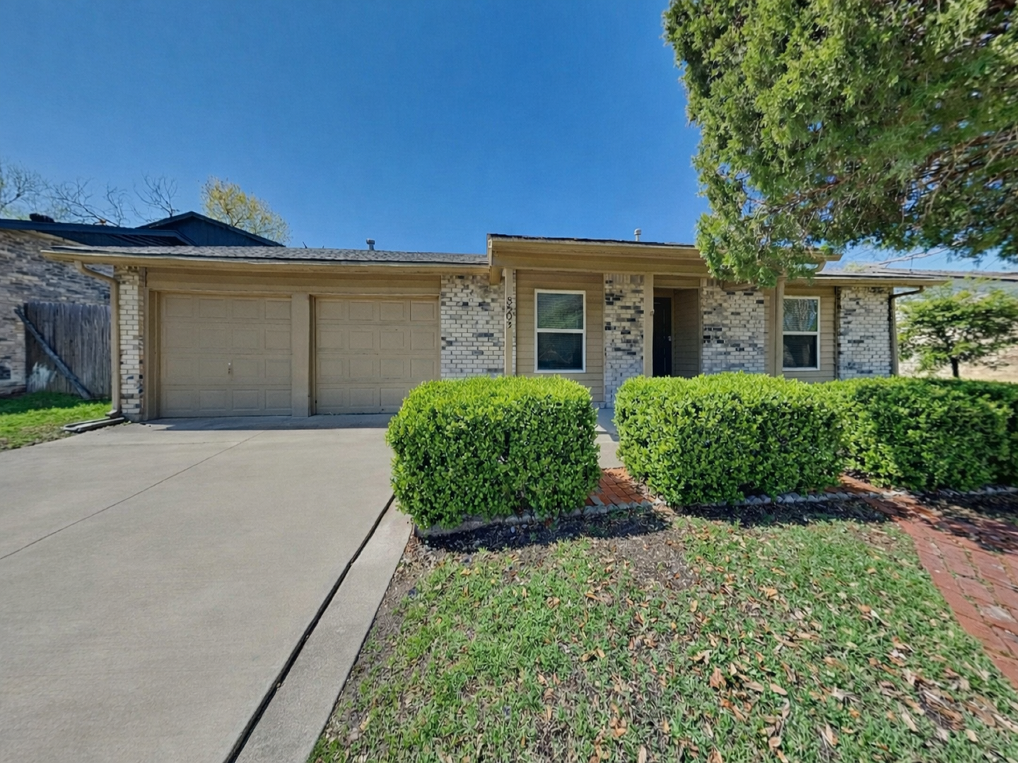 Arlington House: 3207 Daniel Dr