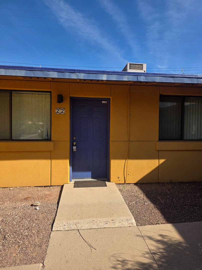 Tucson Condo: 350 N Silverbell Rd APT 22