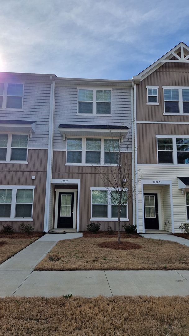 Mooresville Townhome: 1207 Briarhill Rd