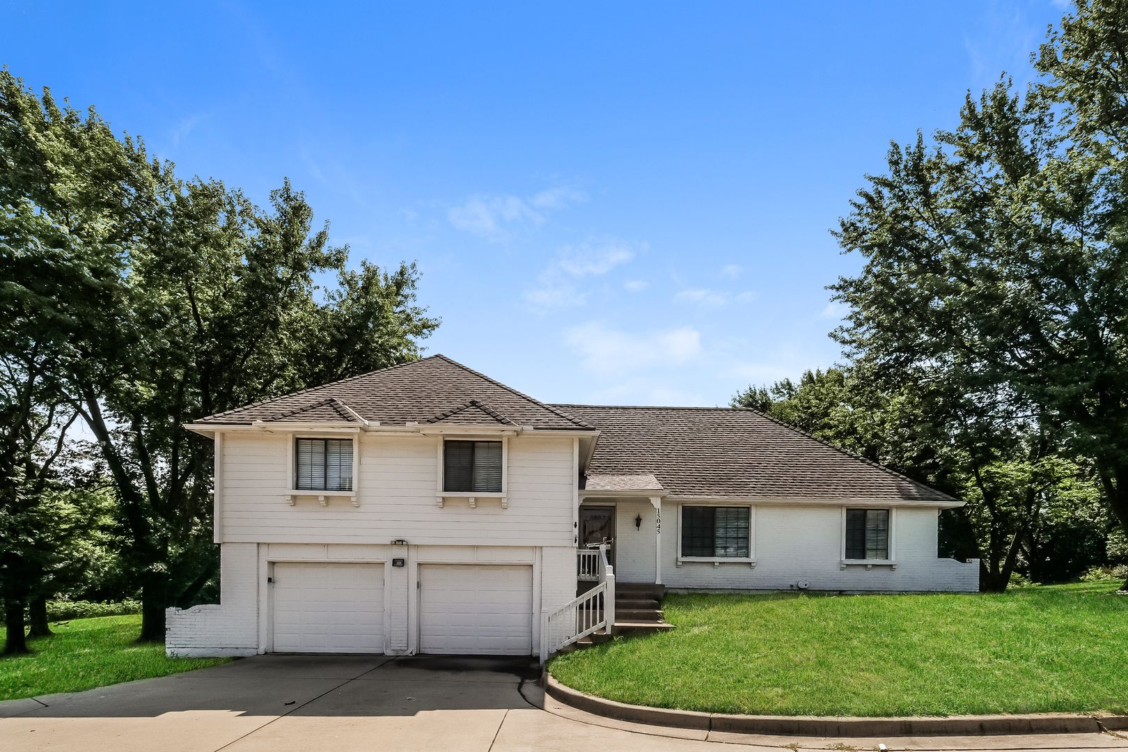 Overland Park House: 15045 Switzer Rd