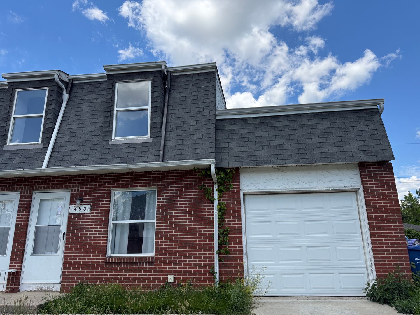 Columbus Townhome: 490 Melissa Ct