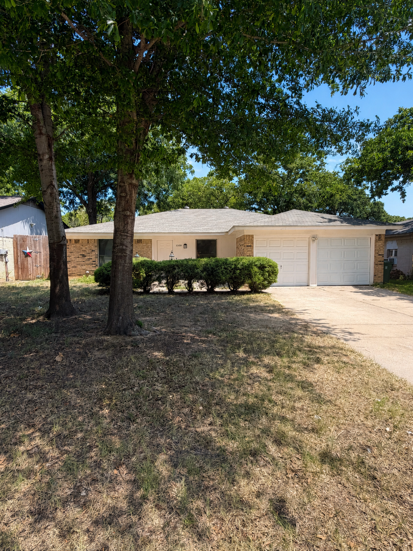 Arlington House: 5309 Holly Trail