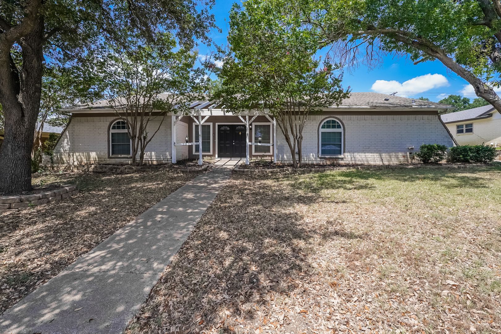 Bedford House: 1505 Wade Dr
