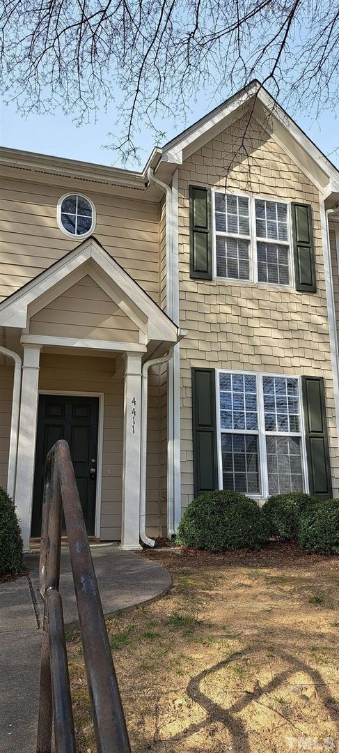 Raleigh House: 4411 Log Cabin Dr