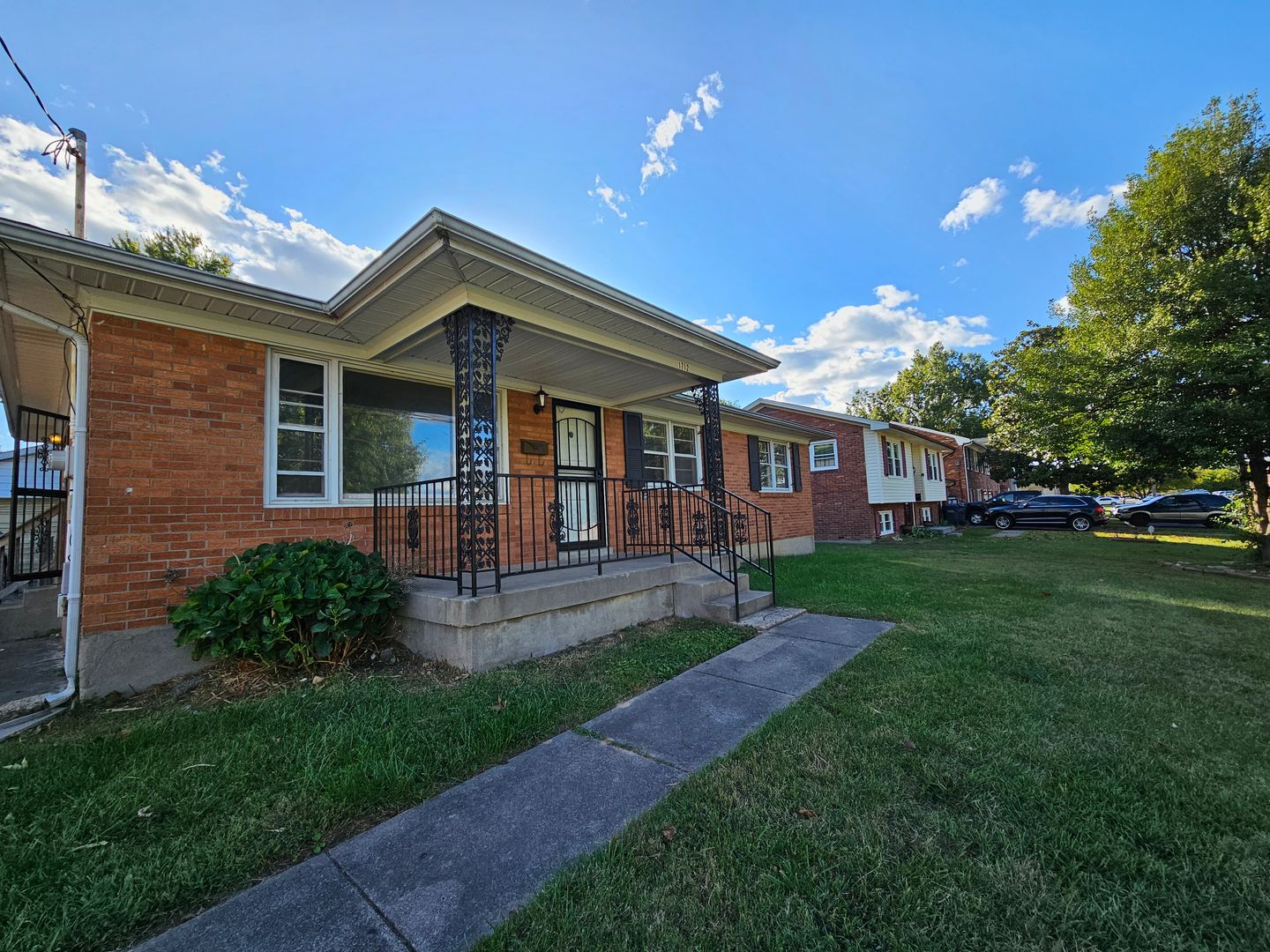 Louisville House: 1712 Bonnyville Blvd