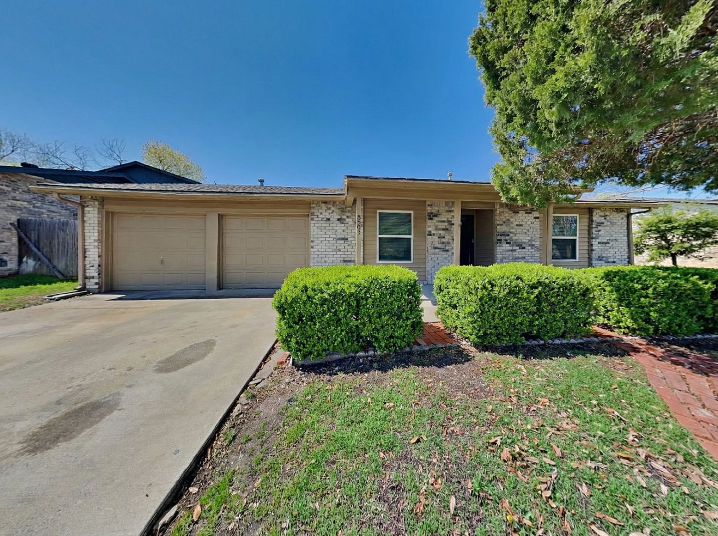 Arlington House: 3207 Daniel Dr