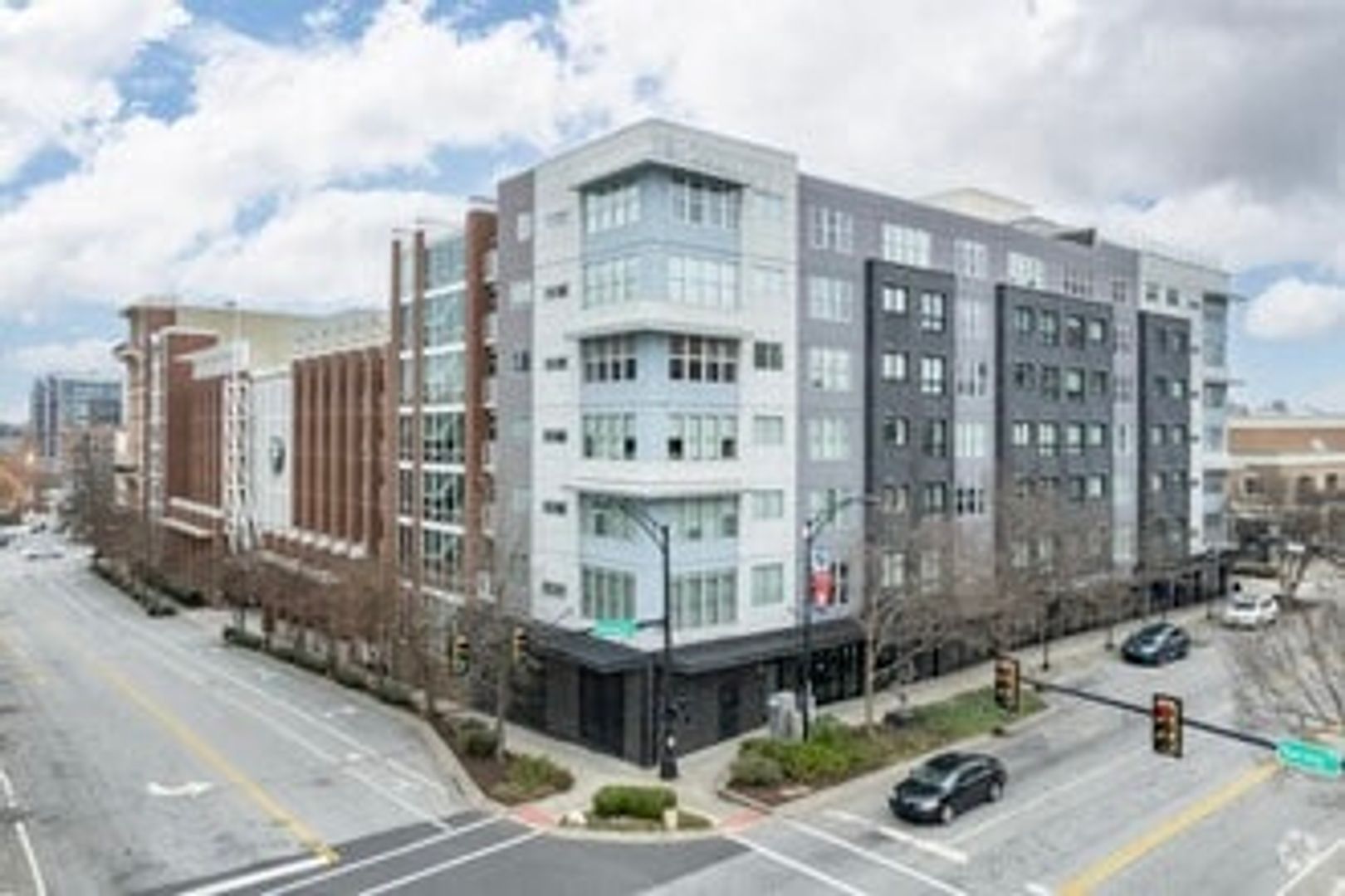 Greenville Condo: 100 E Washington St Apt 25