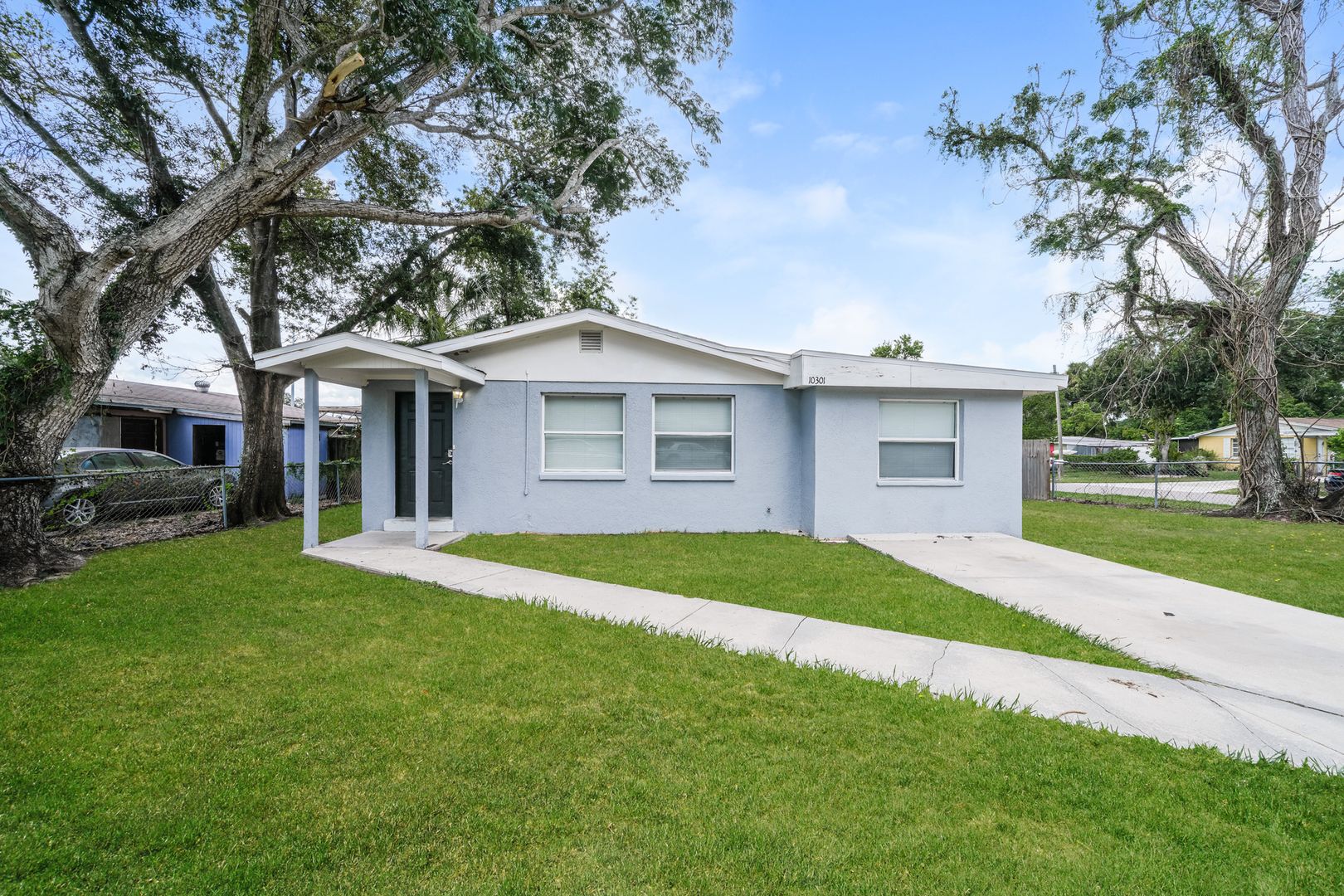 Tampa House: 10301 N 17th St