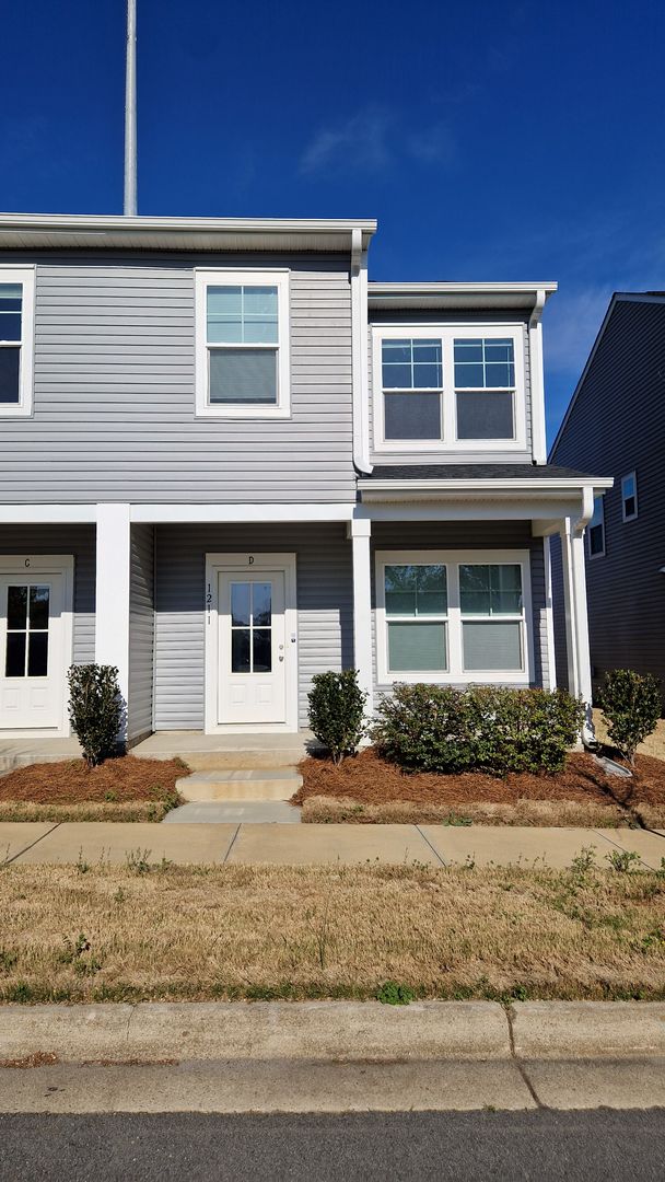 Mooresville Townhome: 1211 Pine St