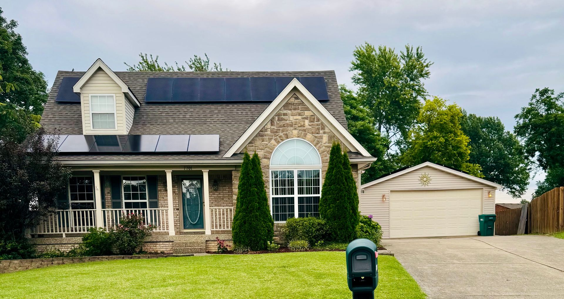 Louisville House: 7701 Beagle Pl