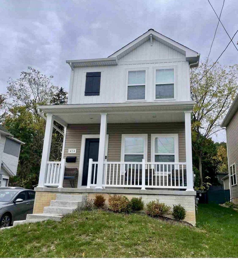 Akron House: 414 Douglas St