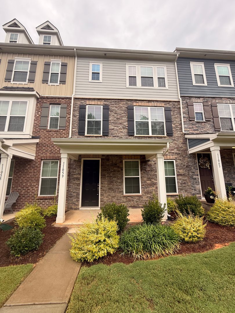 Mint Hill Apartment: 11059 Lawyers Rd