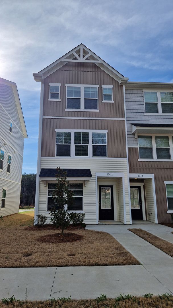 Mooresville Townhome: 1207 Briarhill Rd