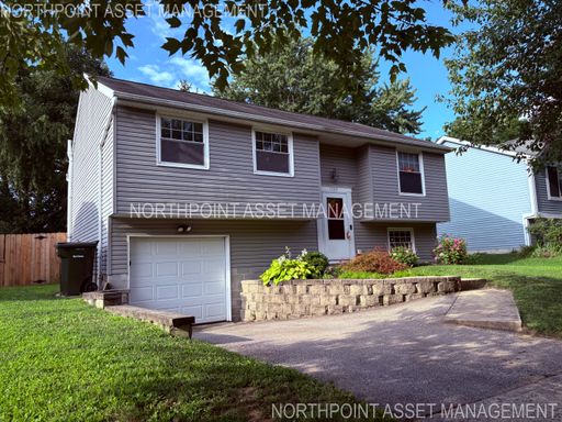 Charming 3 beds 2 baths iHome for Rent with Spacious Fenced Yard! – photo 1