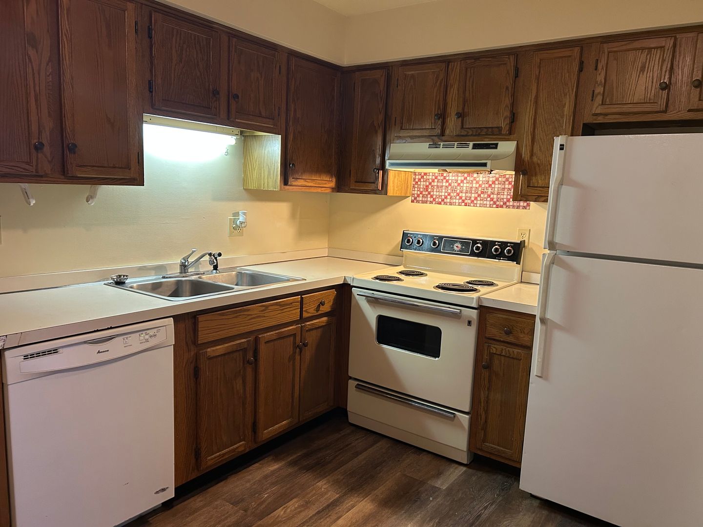 Palmyra Apartment: 421 N. Chestnut St.