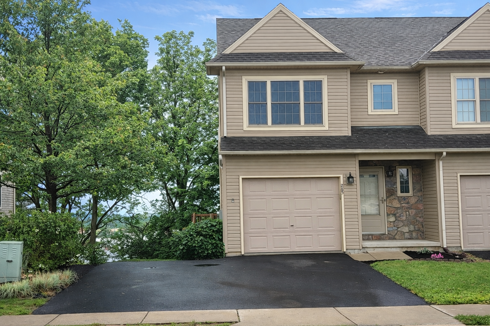 Manheim House: 285 Cedar Hollow