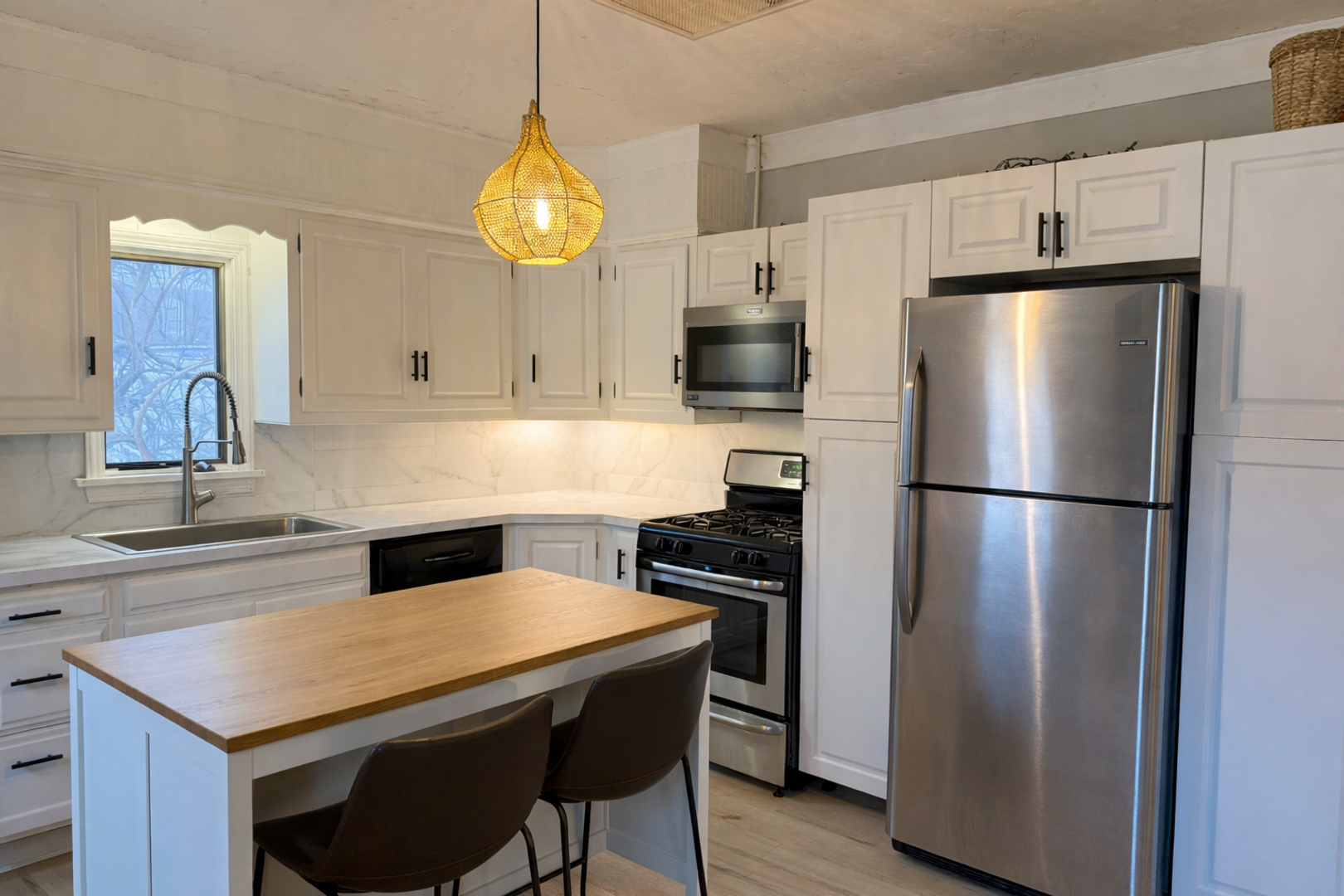 Lancaster House: 217 E. Walnut St. Apt. 2