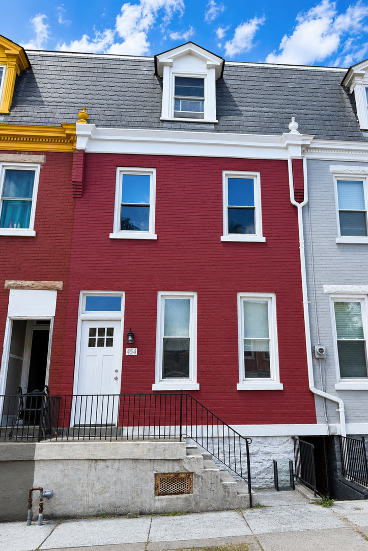 Lancaster Apartment: 454 W. King St.