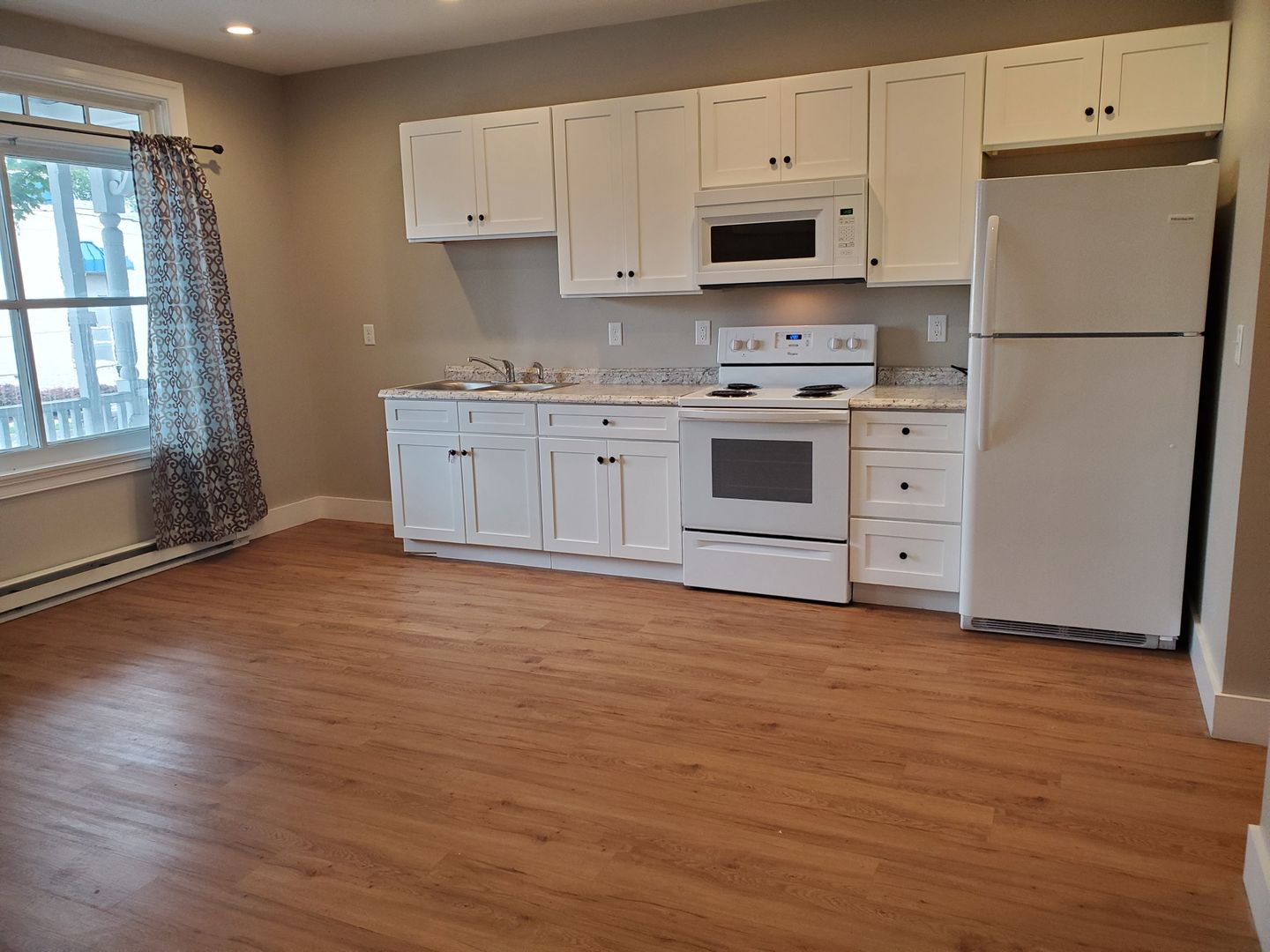 Lancaster Apartment: 632-634 Second St.