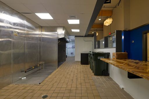 Large Commercial Restaurant for Rent in Prime Lancaster City Location! – photo 1