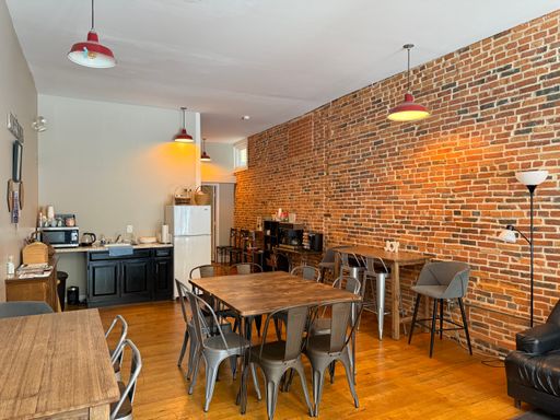 Turnkey Commercial Space for Lease with bathroom - All Utilities included! – photo 1