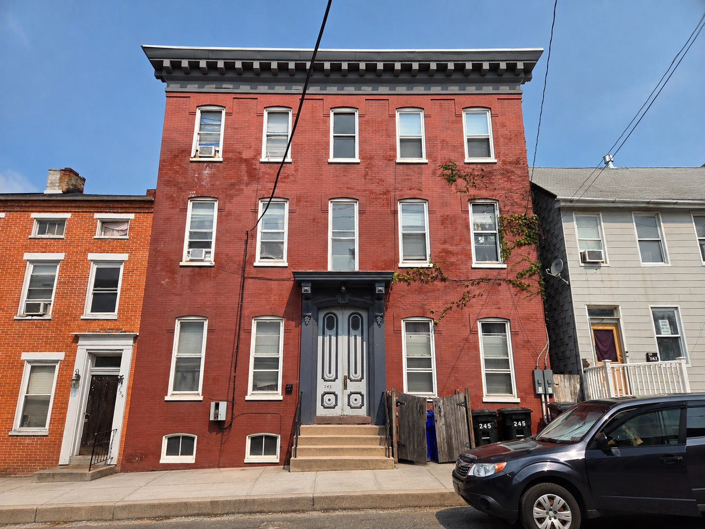 Columbia Apartment: 245 Walnut St.