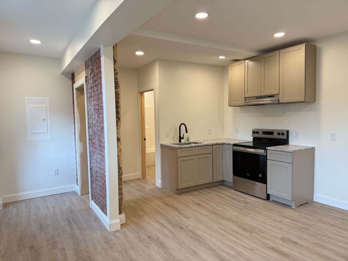 Lancaster Apartment: 463 S. Prince St.
