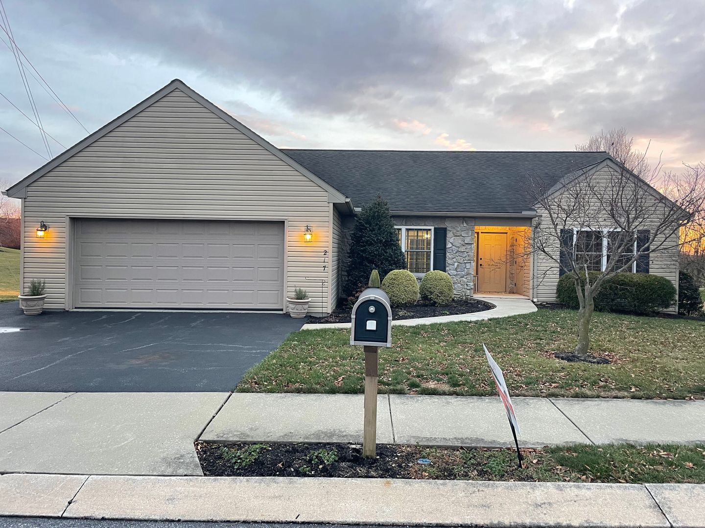 Manheim House: 217 Loghes Dr.