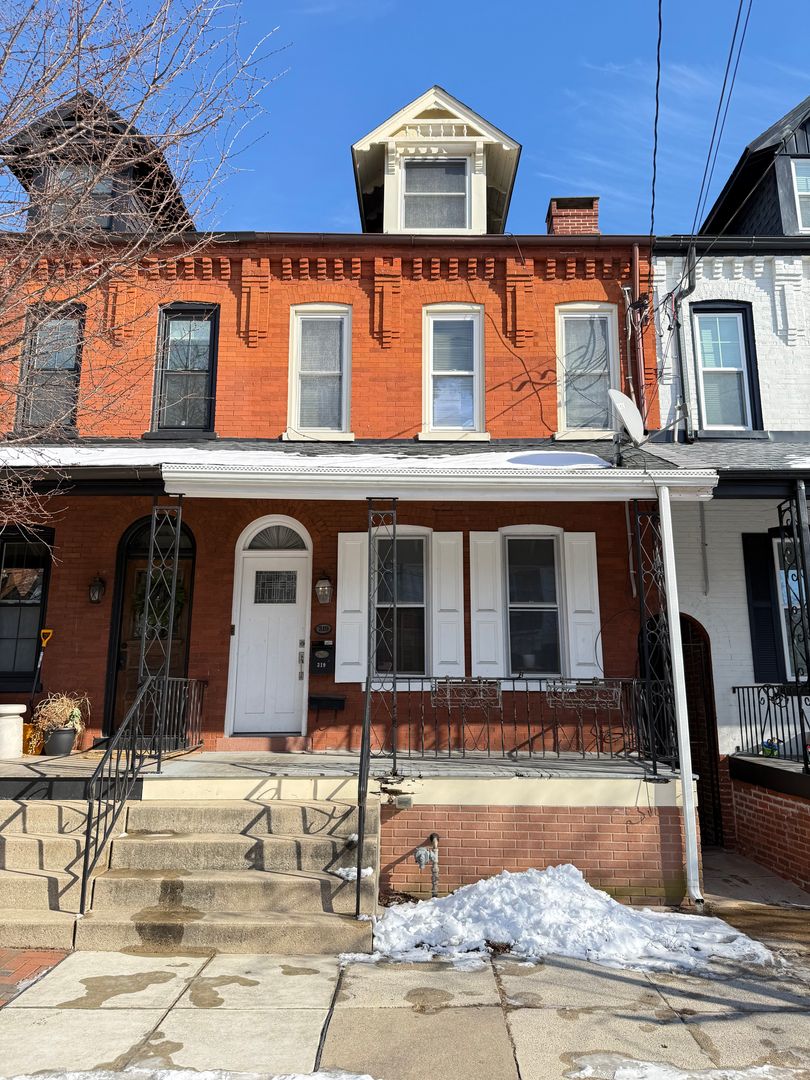 Lancaster Apartment: 319 N. Charlotte St.