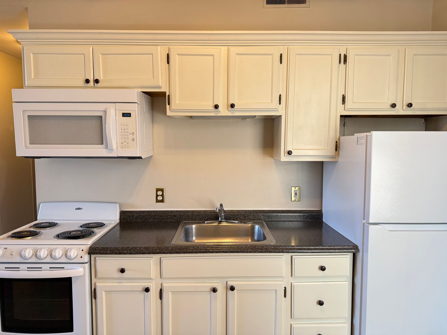 Lancaster Apartment: 247 N Duke Street