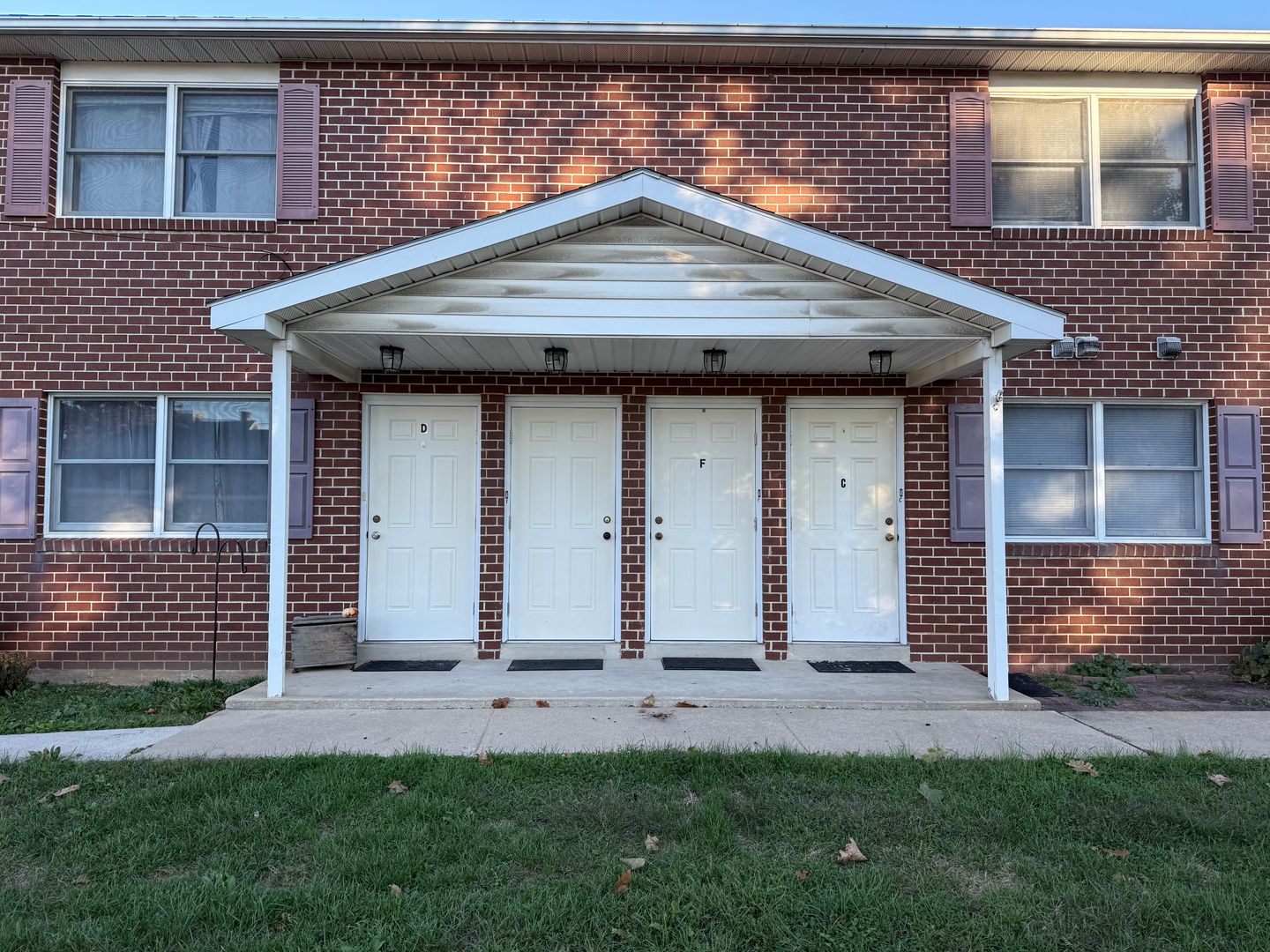 Palmyra Apartment: 421 N. Chestnut St.