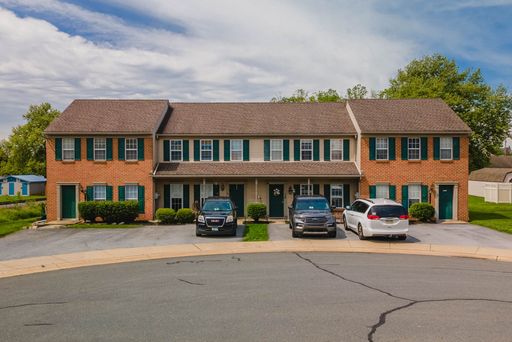 3 Bedroom, 1.5 Bath Townhome in New Holland