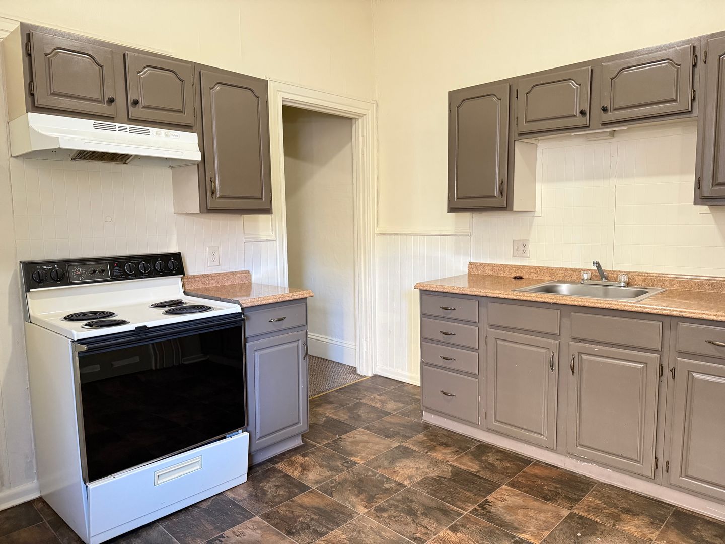 Lancaster Apartment: 443 W. Orange St.