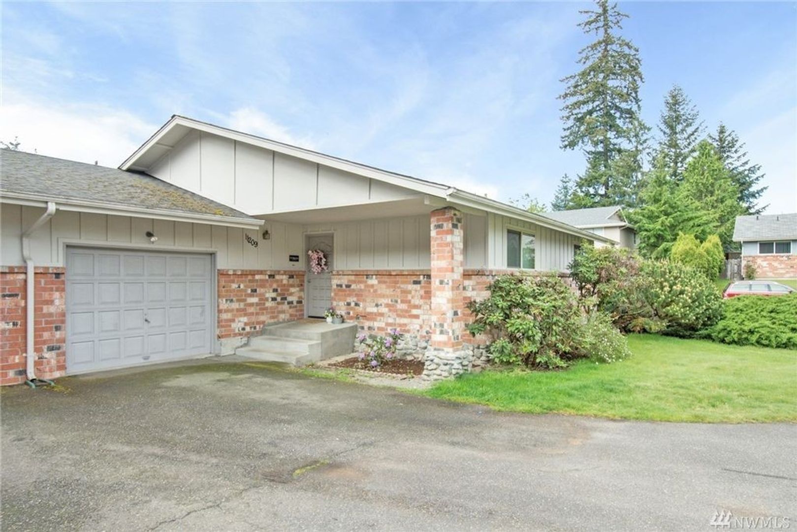 Puyallup House: 11209 126th Ave Ct E