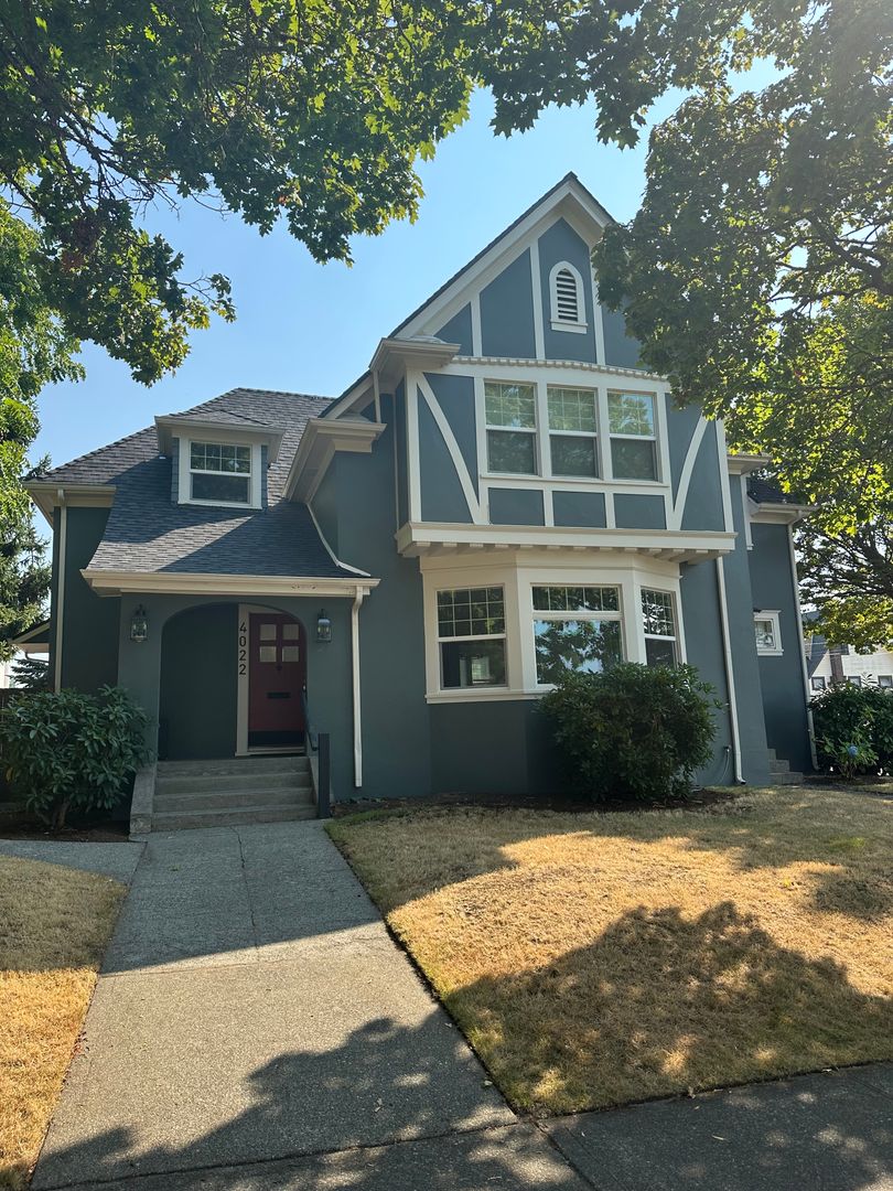 Tacoma House: 4022 N 28th St
