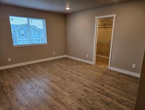 Listing photo thumbnail