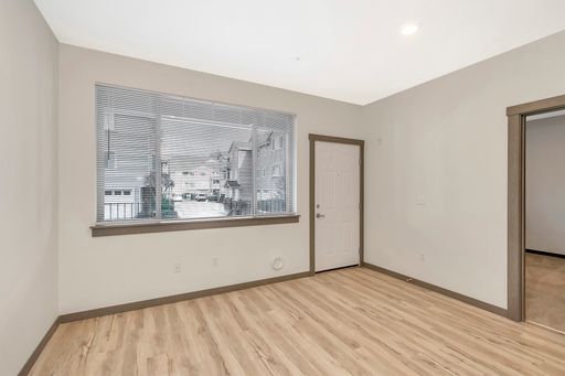 Listing photo thumbnail