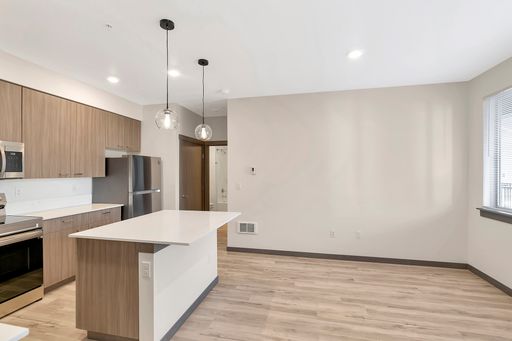 Listing photo thumbnail