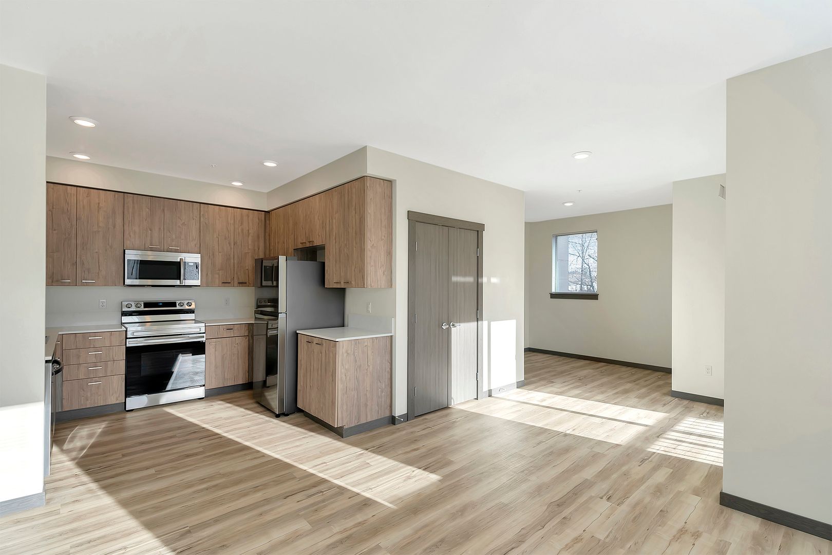 Puyallup Apartment: 13521 97th Ave E