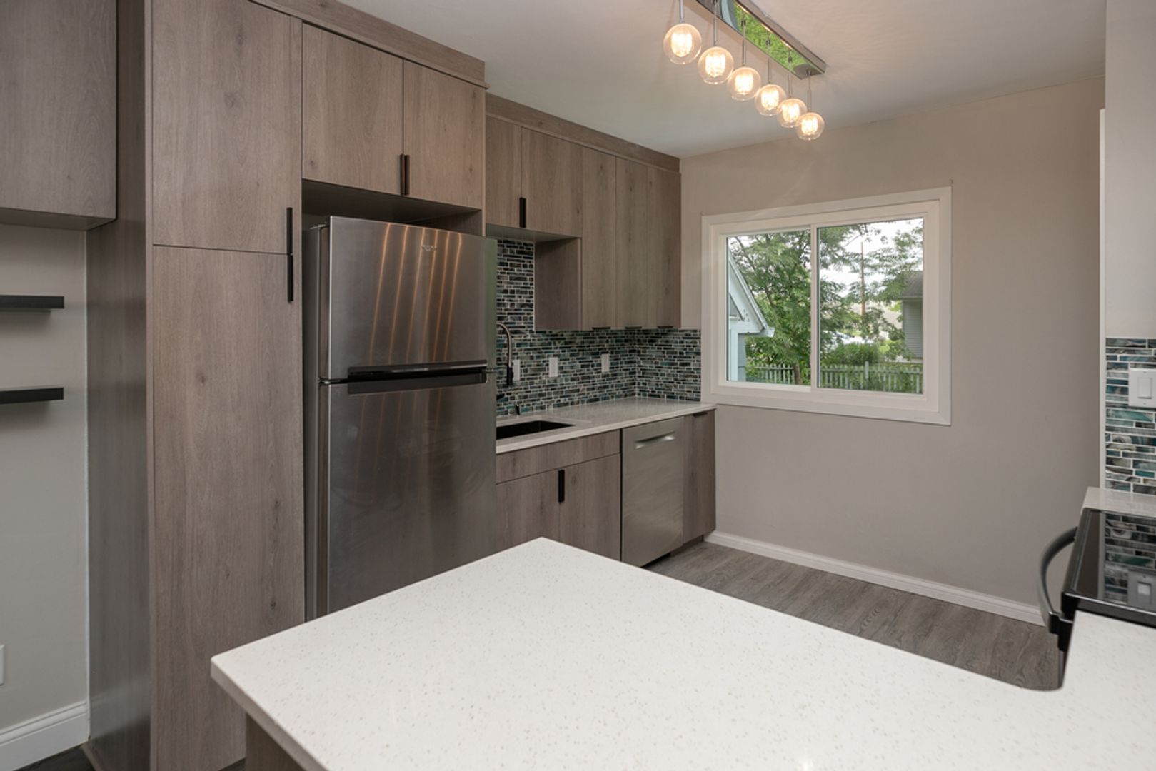 8 18th Ave SW 4 of 12