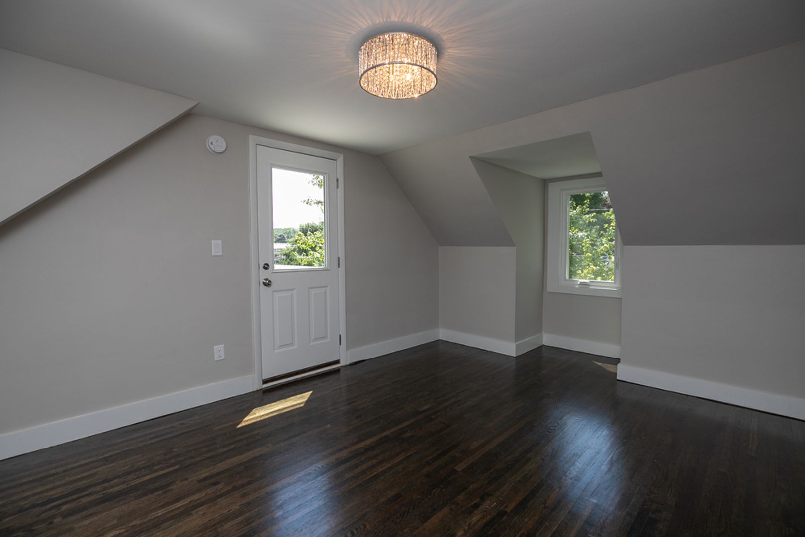 8 18th Ave SW 12 of 12