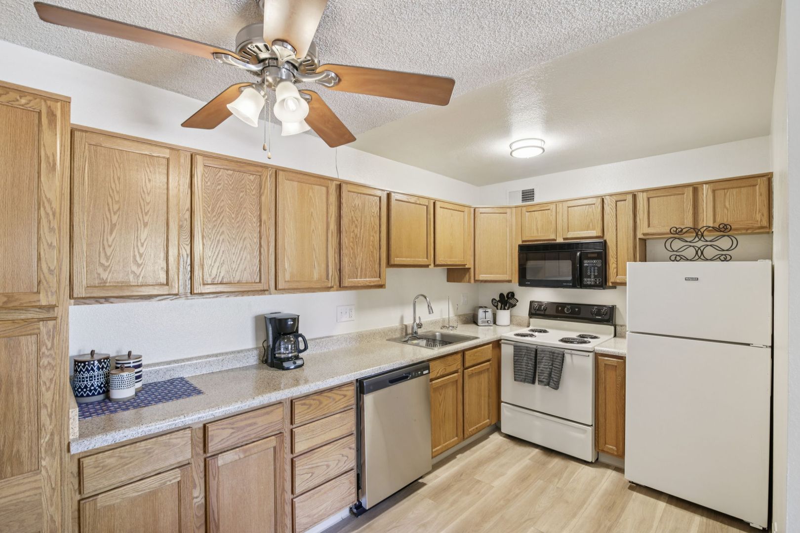 TUCSON Apartment: 513 W PANORAMA RD