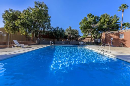Copper Creek Apartments Tucson | 2 Bedroom with Washer & Dryer, Pool & Fitness Center – photo 1