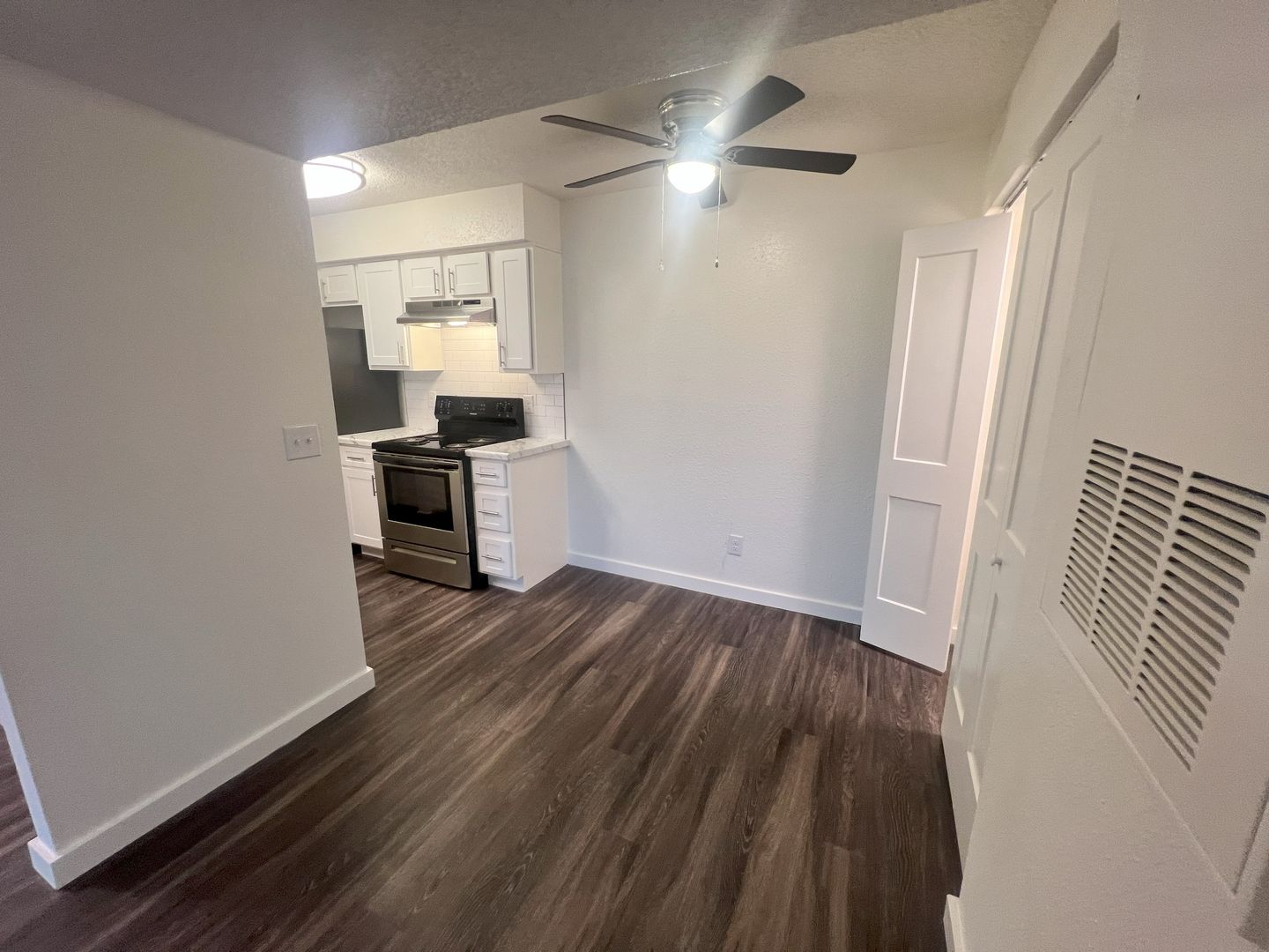 Norman Apartment: 300 36th Ave SW