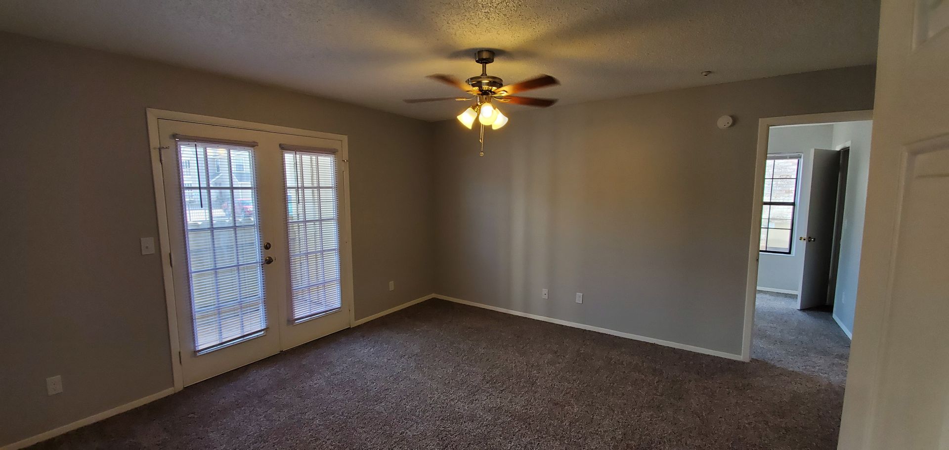 Norman Apartment: 300 36th Ave SW