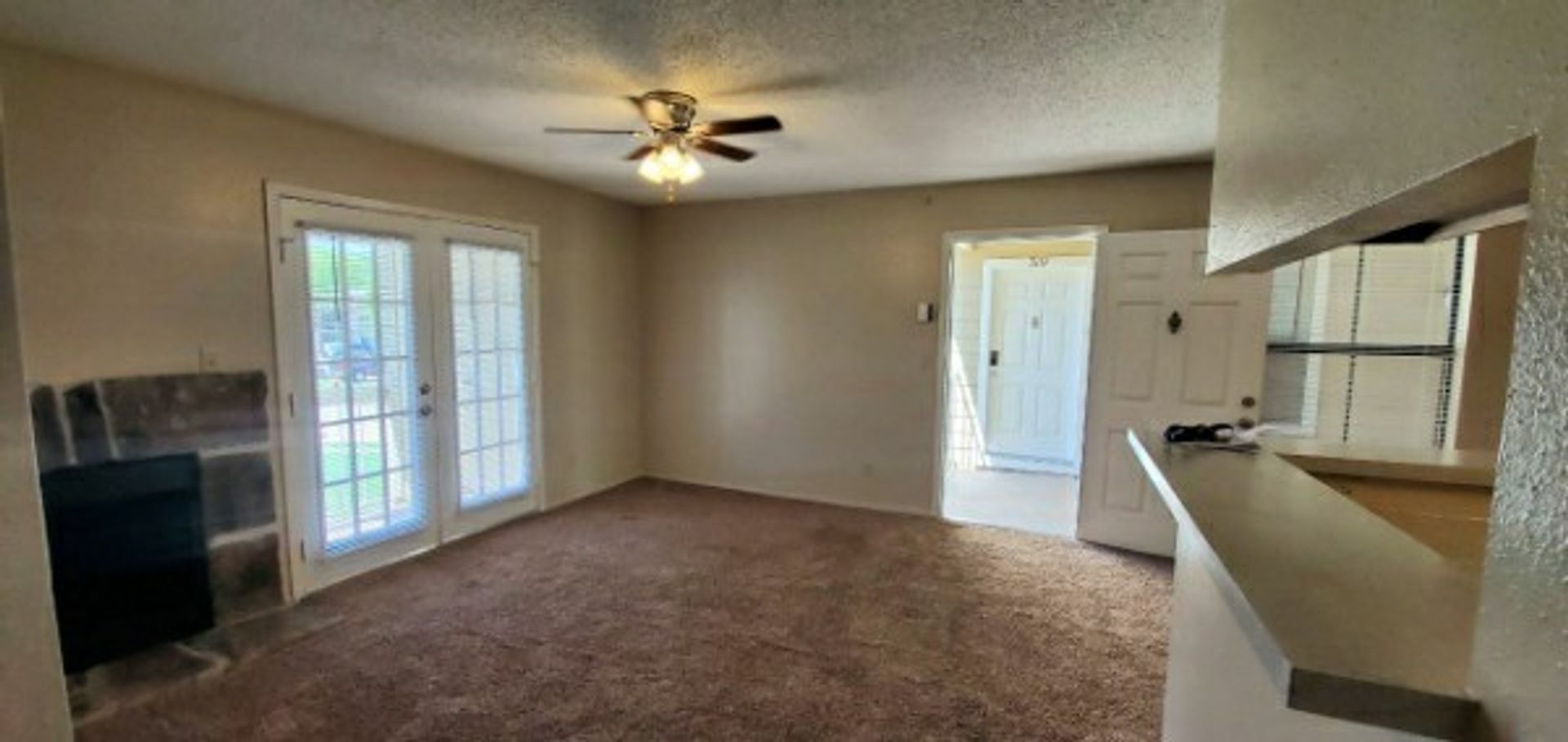 Norman Apartment: 300 36th Ave SW